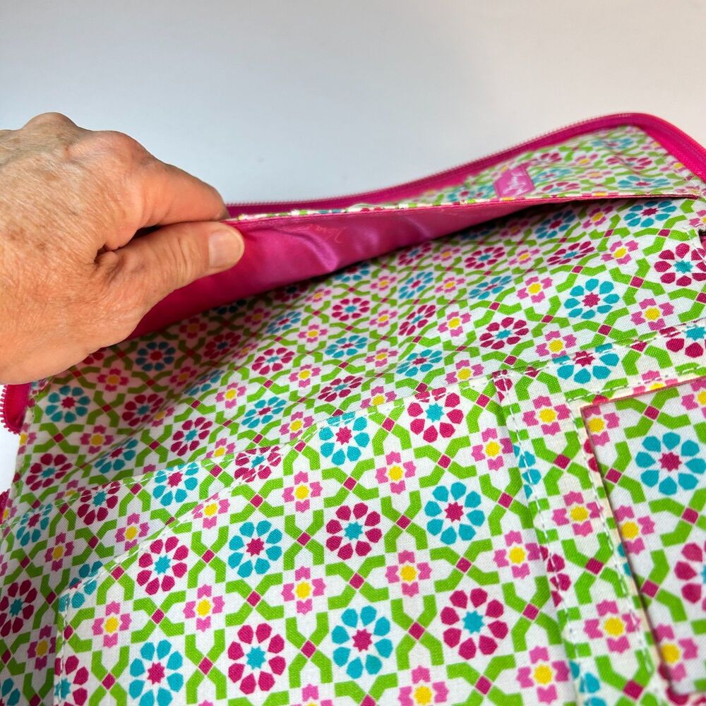 Vera Bradley Capri Melon Pink Paisley Quilted Large Zip Travel Organizer Wallet - Picture 6 of 11